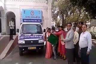 Collector flagged publicity chariot under Lado campaign
