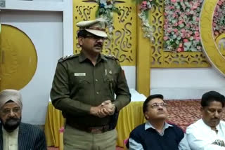 In view of the violence happening in Delhi, Tilak Nagar SHO organized a peace meeting.