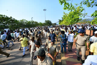 police on vishaka protest