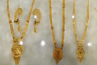 Jewelry stolen from bus