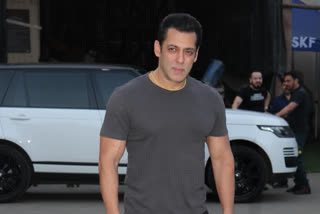 Salman Khan adopts a village of Kolhapur district