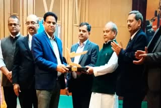 Morena Krishi Vigyan Kendra honored with Outlook Swaraj Award