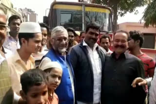 hindu-muslim harmony seen in ghaziabad during friday namaaz