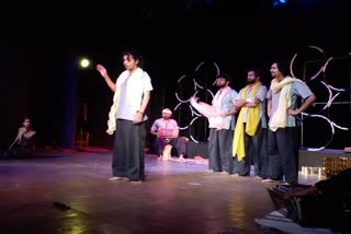 hero-of-vladimir-drama-staged-at-ravindra-bhawan-in-bhopal