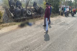 one person died in road accident