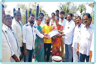 yenkur zptc helped fire accident victims in medepalli