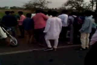 collision between 2 bikes in Bidar: 1 died, 3 injured