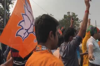 BJP supporters gave slogan 'Desh ki gaddaro ko goli maro'