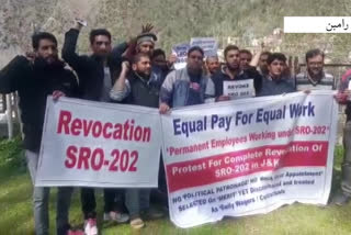 employees protest against SRO 202 in Ramban