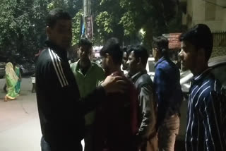 police convince people in patel nagar