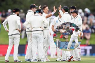 India vs New Zealand 2nd test, day 3: India 242, 124-all out, lead New Zealand by 131 runs.