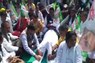 Bihar Assembly Elections: MLA Tired from Henceforth, The workers had to press his feet