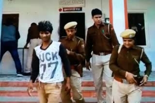 चोर चढ़ा पुलिस के हत्थे, theif arrested by police