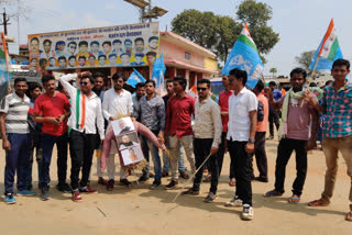 NSUI workers burnt effigy of Prime Minister