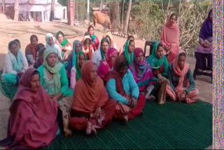 mid day meal workers union held meeting in bilaspur