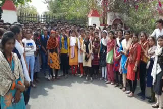 students submitted memorandum to tehsildar