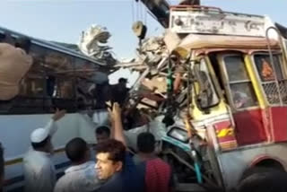 9 killed and 24 injuerd in accident between st bus tanker and jeep