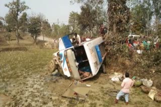 High speed bus overturned near Jalki of Korba