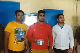 Noida police arrested 3 crook who involved in sec 5 firing case