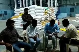 illegal ration rice caught in kurnool district