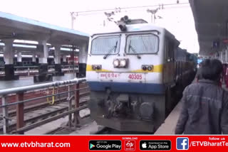two-killed-in-train-accident-in-secunderabad