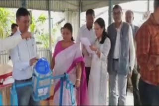 Residents of Makhliganj Settlement Camp