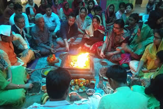 Havan donHavan organized for peace of soul of dead at St. Moral School Delhi Violencee for peace of soul of dead in St. Moral School Delhi Violence