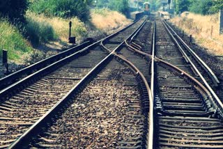 couple suicide on railway track karnal