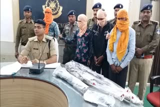 Police arrested rewarded miscreants who were absconding in the murder case