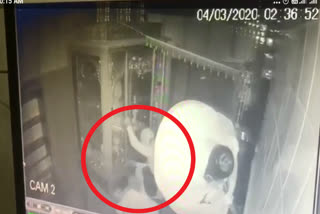 Theft of jewelery in Jain temple, the incident was captured in CCTV