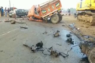 3 died in road accident in dhanbad