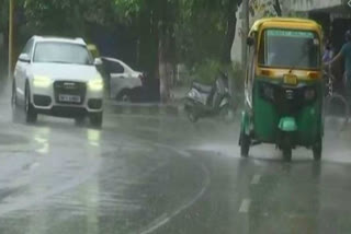 Rain in many areas of East Delhi