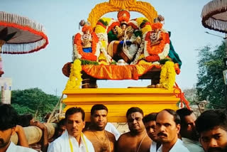 Brahmots in Sri Lakshmi Narasimha Swamivari Temple Trichy vahana seva in tharoigonda in chittoor