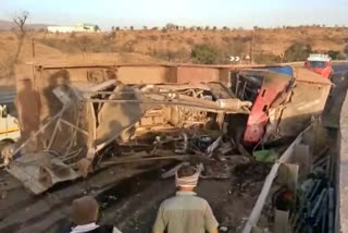 truck-accident-in-satara