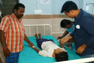 six studensts injured with iron tablets in railwaykoduru