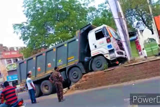 LORRY ACCIDENT IN PARAKALA DUE TO OVER SPEED