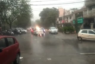 Heavy rains with strong winds in Dwarka Delhi