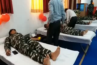 CRPF soldiers donated blood in palamu