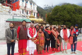 state minister of uttar pradesh thakur raghunath singh at jwalamukhi temple