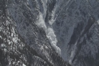 കശ്‌മീരില്‍ ഹിമപാതം  റോയല്‍ ഗുന്ദ്  avalanche in Jk  J-K's Ganderbal