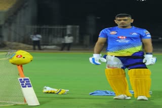ipl-2020-csk-skipper-dhoni-sounds-warning-bells-smashes-five-sixes-in-a-row
