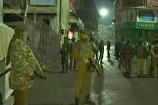Civilian killed in grenade attack in J&Kಪೊಲೀಸ್ ಚೆಕ್​ಪೋಸ್ಟ್​ ಮೇಲೆ ಉಗ್ರರಿಂದ ಗ್ರೆನೇಡ್ ದಾಳಿ