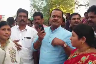 Mp Komatireddy Venkat Reddy Warns Cm Kcr  About Poor People Lands