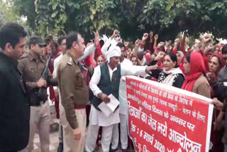 asha workers protest in charkhi dadri