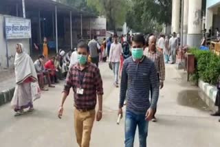 Lack of masks and sanitizers at medical stores in faridabad