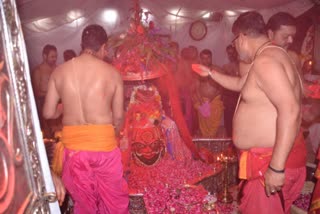 holi celebrated in mahakal temple in ujjain