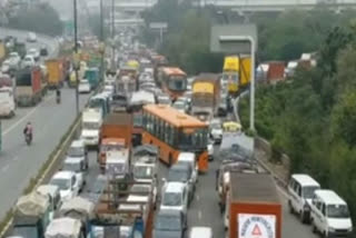 outer ring road heavy traffic jam in delhi