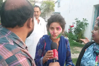 muslim girls celebrate holi in bhagalpur