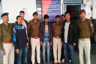 Rail police arrested a thief in ranchi