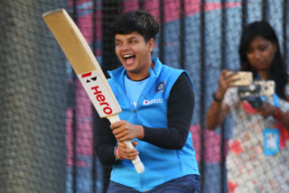 shafali-verma-becomes-youngest-player-ever-to-play-cricket-world-cup-final